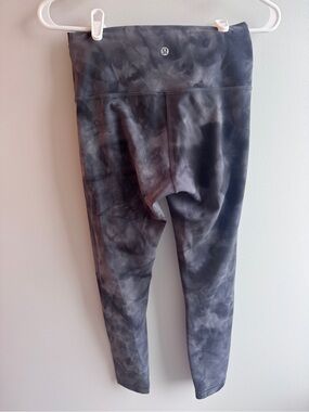 lululemon yoga pants. Gray Tie-Dye Leggings